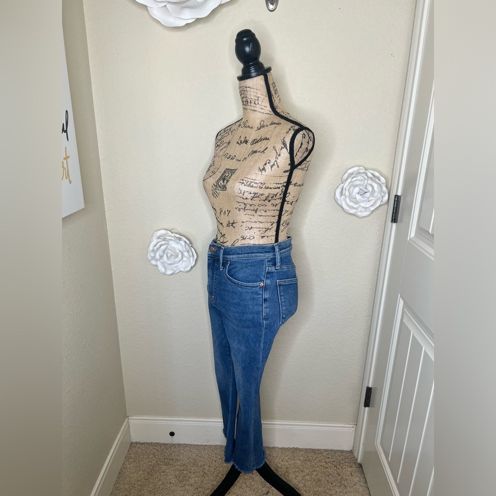 Madewell Medium Wash Cropped Cali Demi Boot Cut Jeans with Raw Hem Sz 27 - Picture 9 of 16
